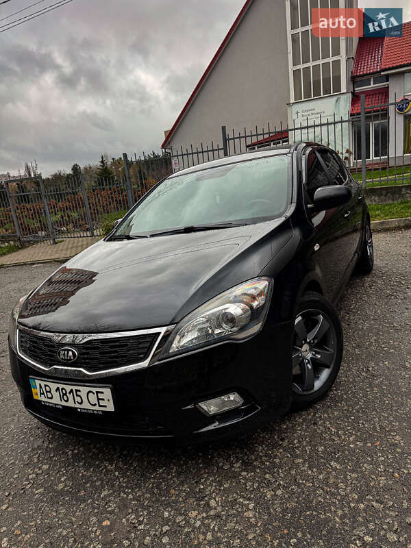 Хетчбек Kia Ceed 2009 в Києві фото 4 Хетчбек Kia Ceed 2009 в Києві