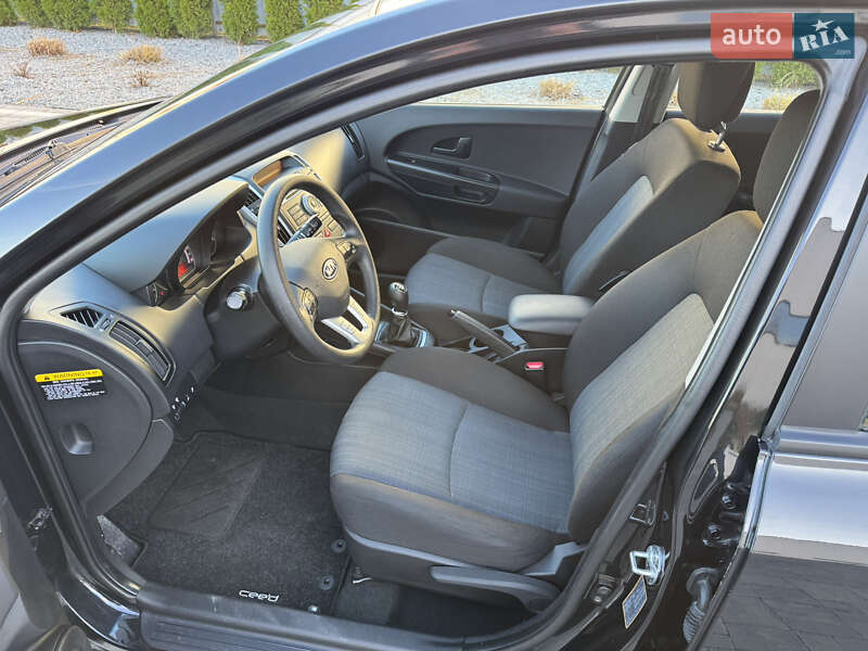 Универсал Kia Ceed 2012 в Луцке
