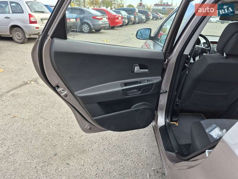 Хэтчбек Kia Ceed 2010 в Черкассах