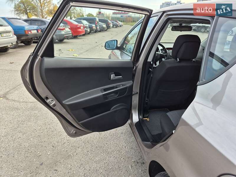 Хэтчбек Kia Ceed 2010 в Черкассах