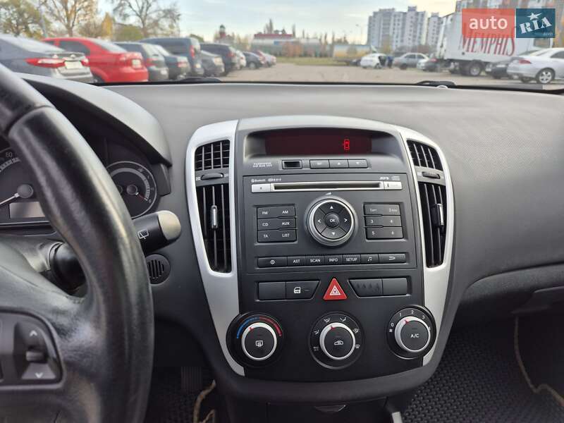 Хэтчбек Kia Ceed 2010 в Черкассах