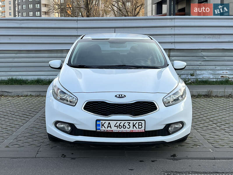 Хэтчбек Kia Ceed 2013 в Киеве