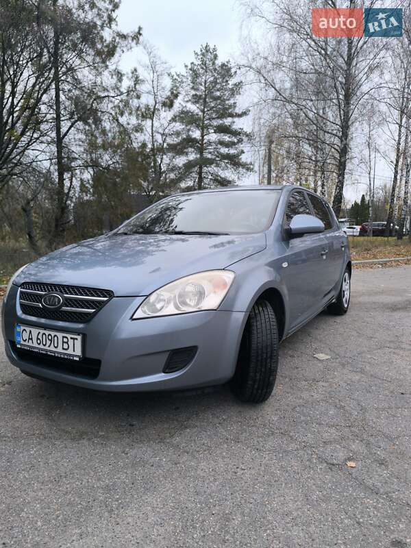 Хэтчбек Kia Ceed 2007 в Черкассах фото Хэтчбек Kia Ceed 2007 в Черкассах