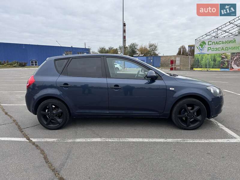 Хетчбек Kia Ceed 2008 в Дніпрі фото 3 Хетчбек Kia Ceed 2008 в Дніпрі