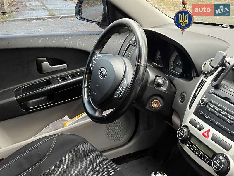 Хэтчбек Kia Ceed 2007 в Киеве