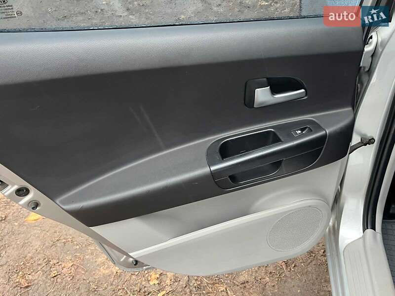 Хэтчбек Kia Ceed 2007 в Киеве