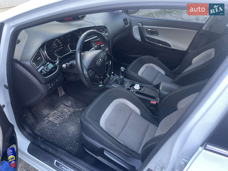 Хэтчбек Kia Ceed 2013 в Харькове
