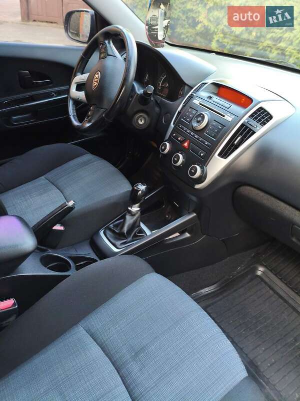 Хэтчбек Kia Ceed 2011 в Гнивани фото 12 Хэтчбек Kia Ceed 2011 в Гнивани