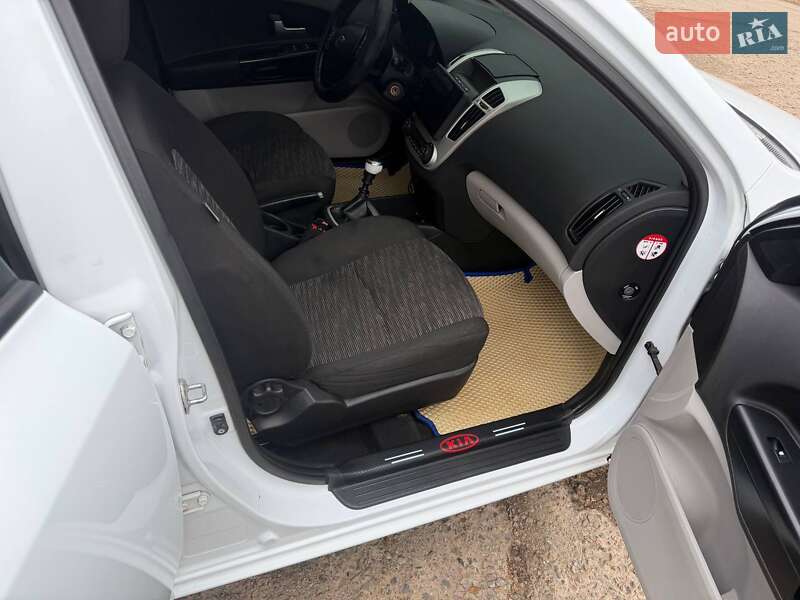 Универсал Kia Ceed 2008 в Кривом Роге фото 11 Универсал Kia Ceed 2008 в Кривом Роге