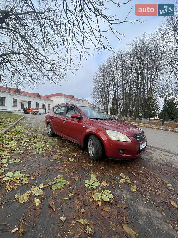 Универсал Kia Ceed 2009 в Ромнах