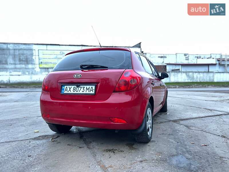 Хэтчбек Kia Ceed 2007 в Змиеве фото 2 Хэтчбек Kia Ceed 2007 в Змиеве