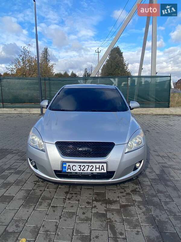 Хэтчбек Kia Ceed 2007 в Луцке фото Хэтчбек Kia Ceed 2007 в Луцке