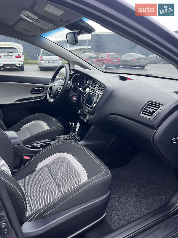 Универсал Kia Ceed 2014 в Ровно