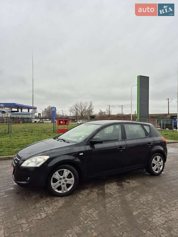 Хэтчбек Kia Ceed 2008 в Конотопе