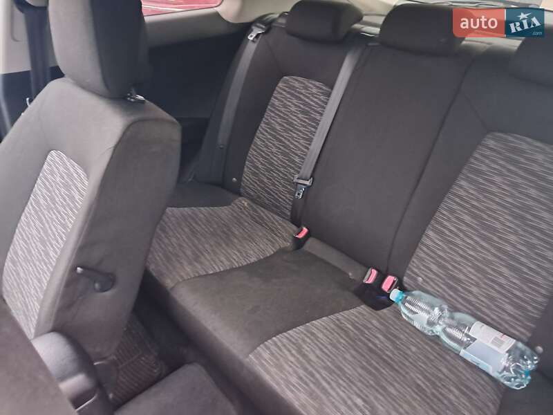 Хэтчбек Kia Ceed 2008 в Ирпене