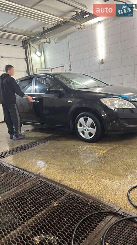 Хэтчбек Kia Ceed 2008 в Харькове