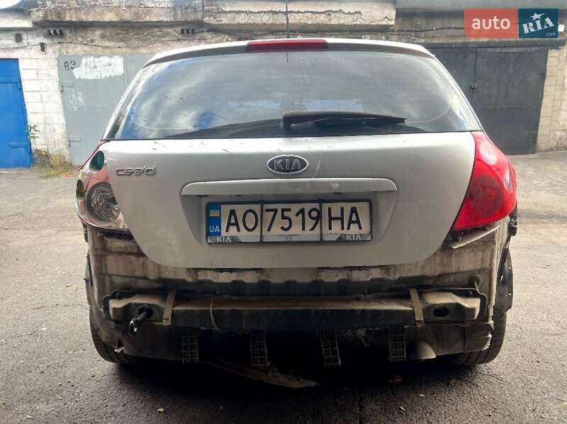 Хэтчбек Kia Ceed 2008 в Каменском