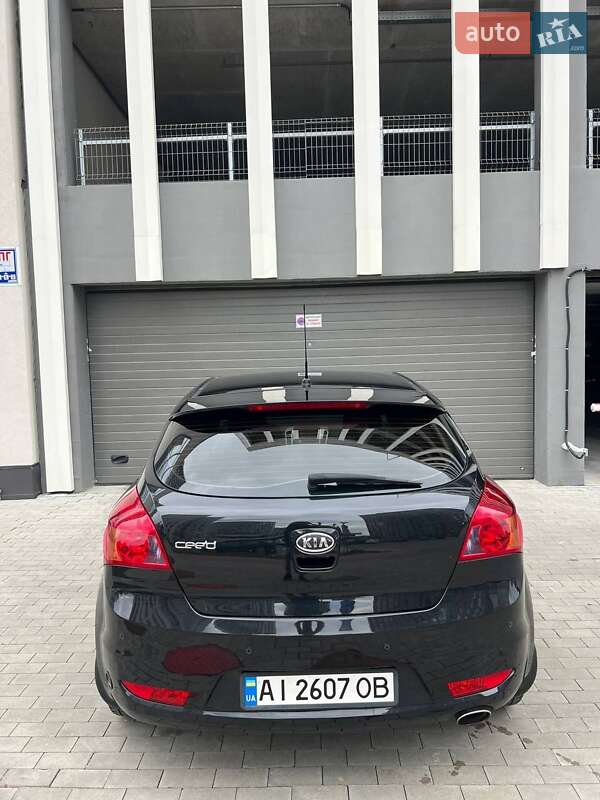 Хэтчбек Kia Ceed 2008 в Киеве