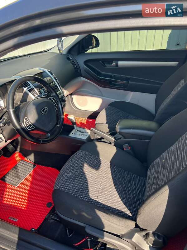 Хэтчбек Kia Ceed 2008 в Киеве