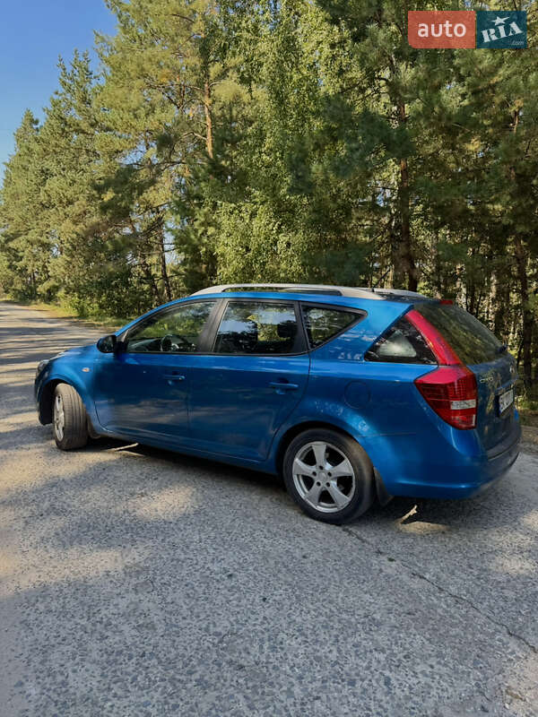 Універсал Kia Ceed 2012 в Острозі