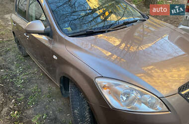 Хэтчбек Kia Ceed 2007 в Хмельницком