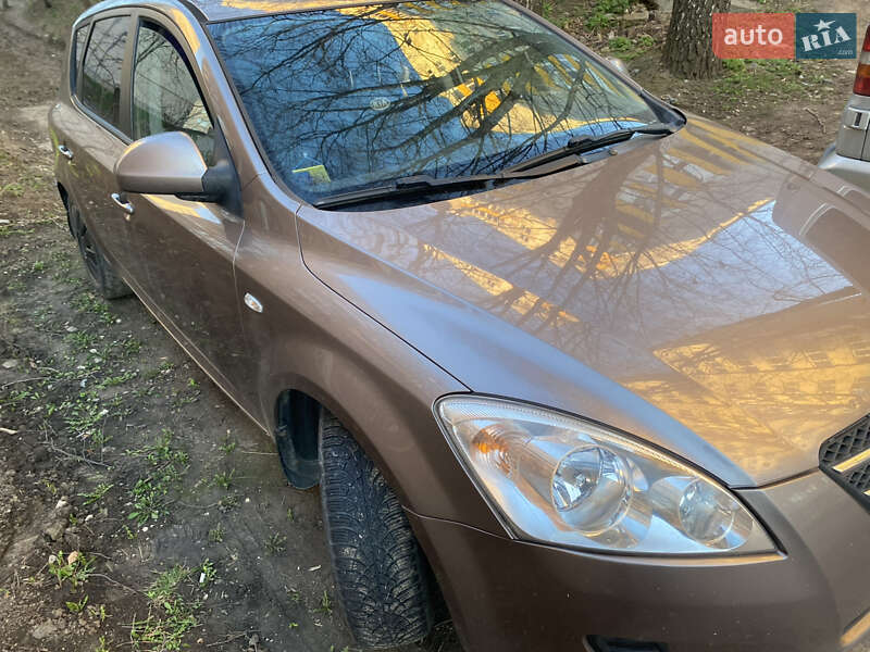 Хэтчбек Kia Ceed 2007 в Хмельницком фото 7 Хэтчбек Kia Ceed 2007 в Хмельницком