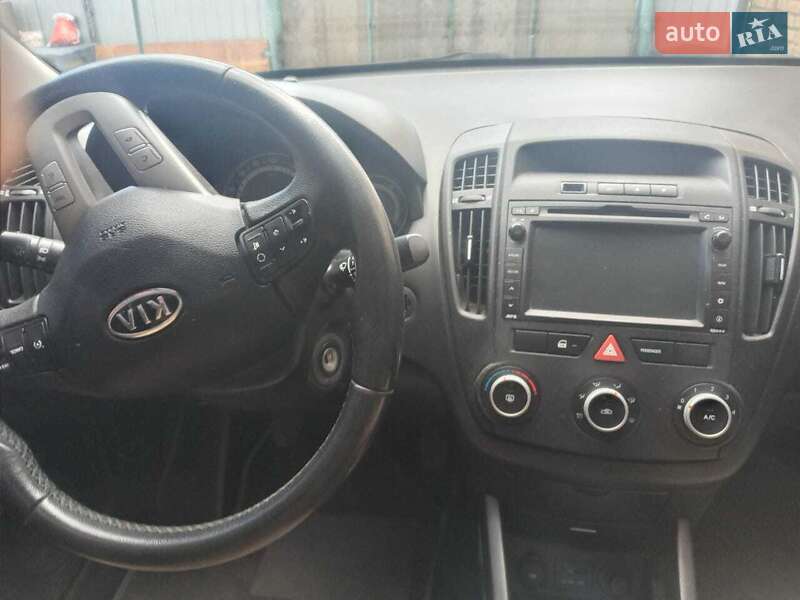 Універсал Kia Ceed 2011 в Одесі