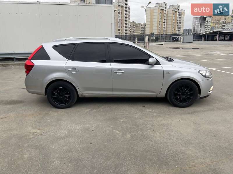 Универсал Kia Ceed 2010 в Киеве