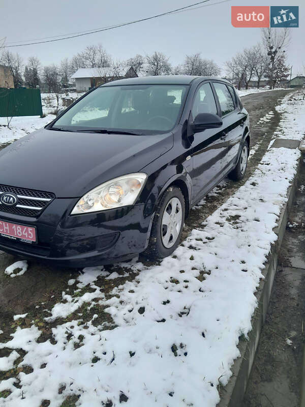 Хэтчбек Kia Ceed 2008 в Ивано-Франковске
