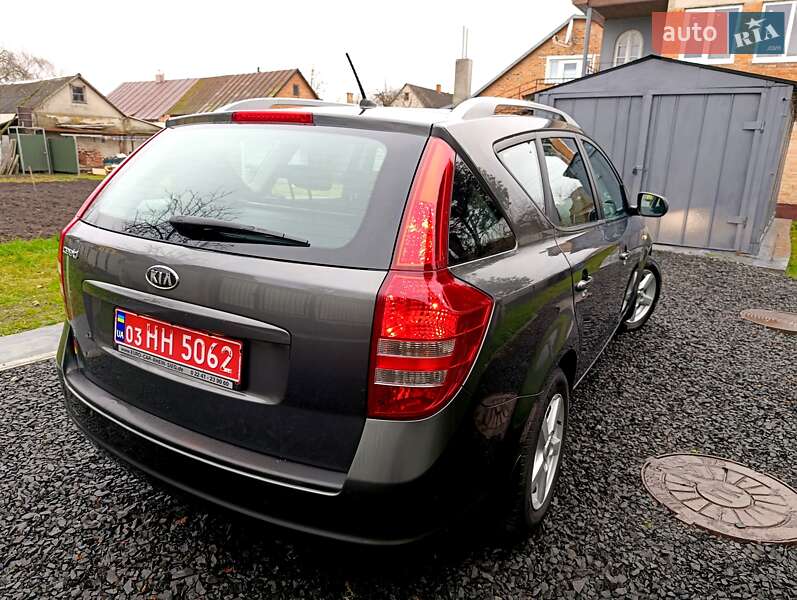 Універсал Kia Ceed 2011 в Луцьку