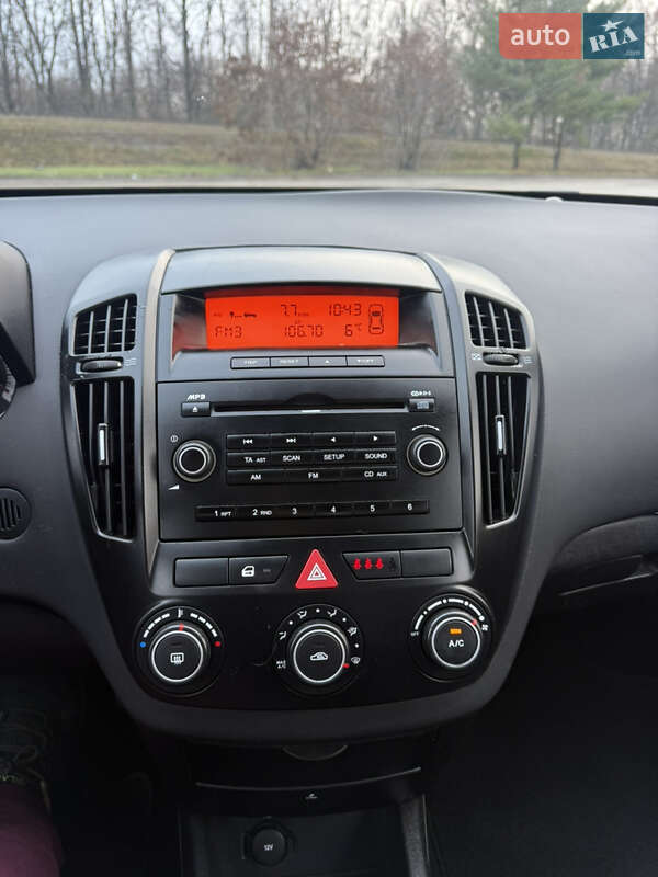 Универсал Kia Ceed 2009 в Лубнах