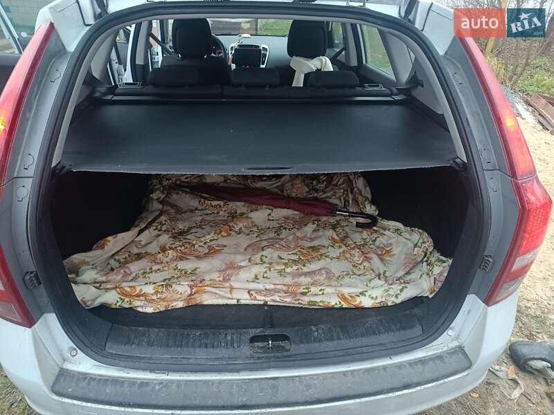 Универсал Kia Ceed 2010 в Емильчине