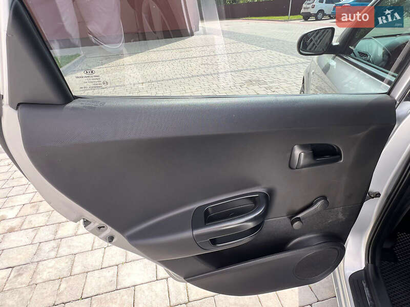 Хетчбек Kia Ceed 2010 в Івано-Франківську