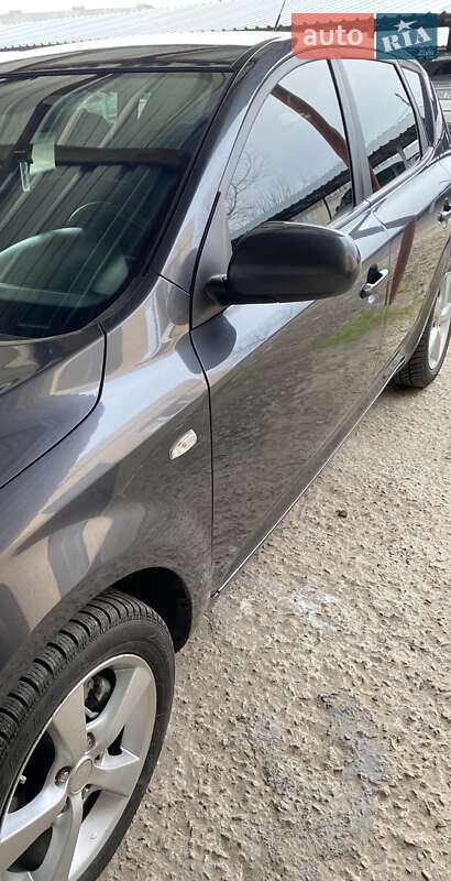 Хетчбек Kia Ceed 2011 в Южноукраїнську фото 14 Хетчбек Kia Ceed 2011 в Южноукраїнську