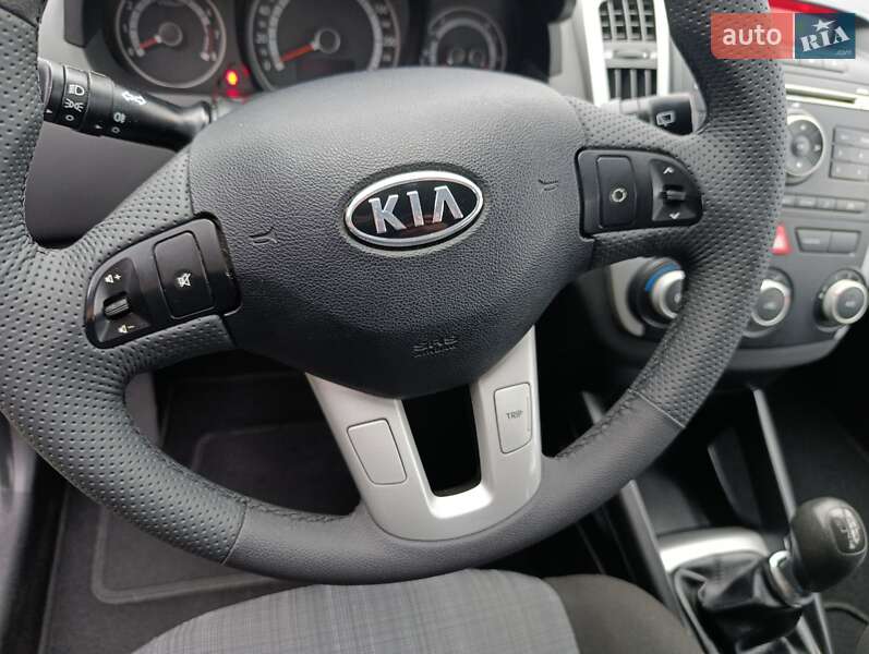 Универсал Kia Ceed 2011 в Луцке