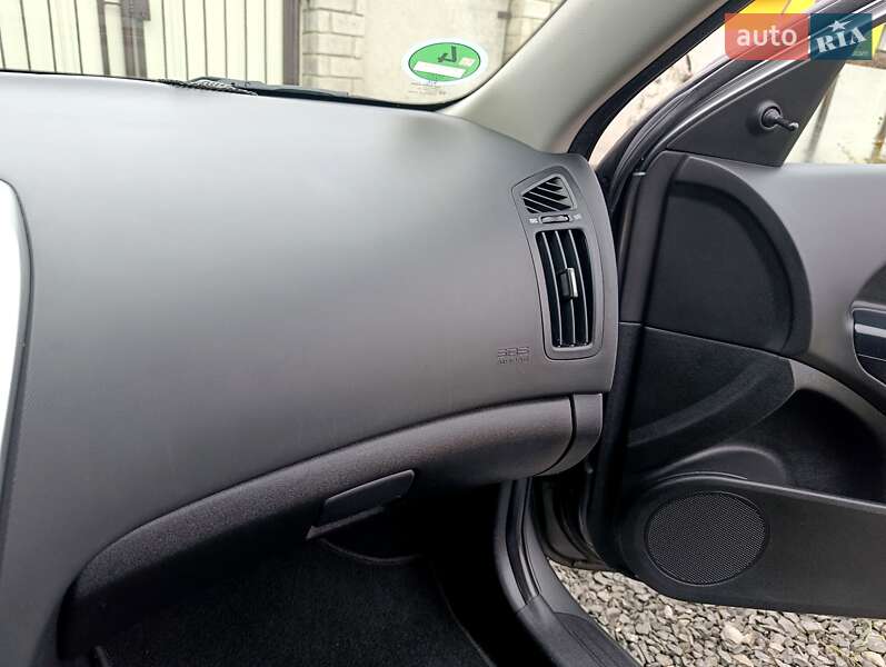 Универсал Kia Ceed 2011 в Луцке