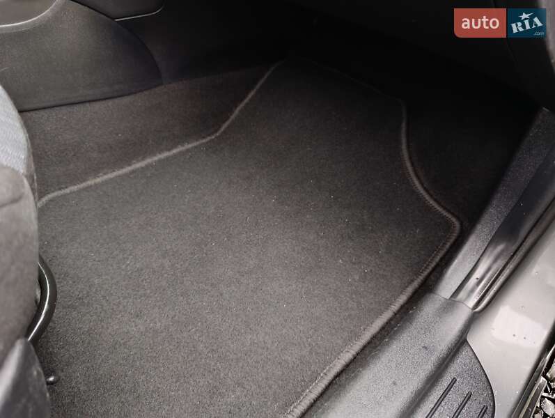 Универсал Kia Ceed 2011 в Луцке