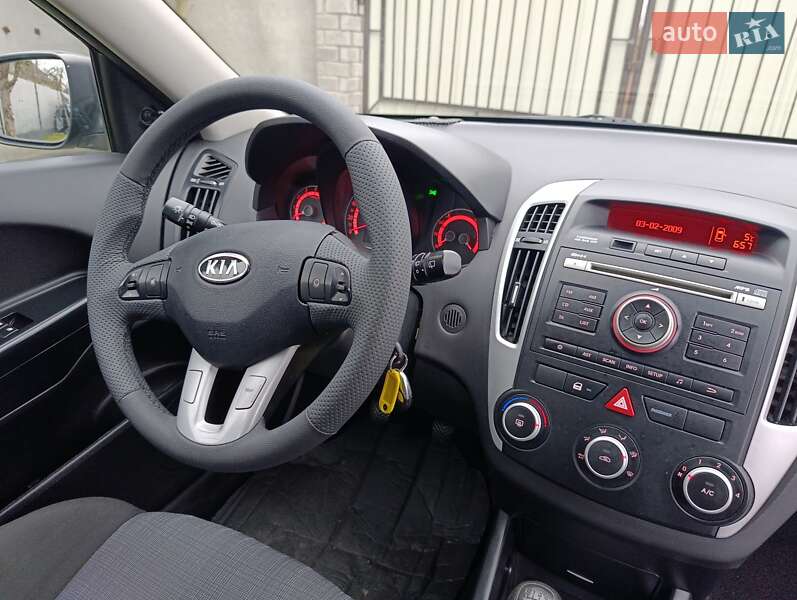 Универсал Kia Ceed 2011 в Луцке