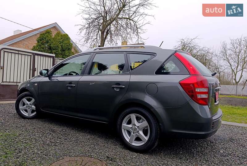 Универсал Kia Ceed 2011 в Луцке