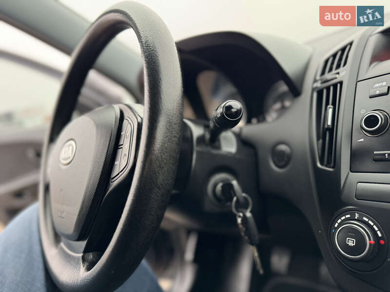 Універсал Kia Ceed 2008 в Києві фото 60 Універсал Kia Ceed 2008 в Києві