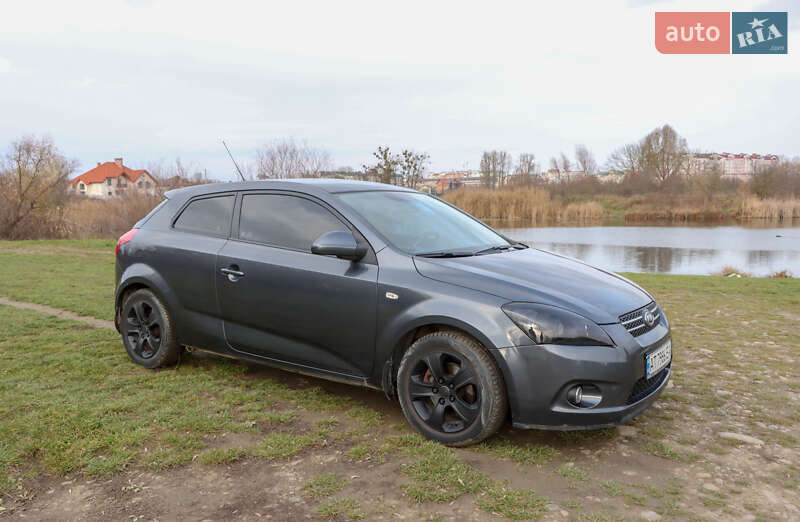 Хэтчбек Kia Ceed 2008 в Ивано-Франковске