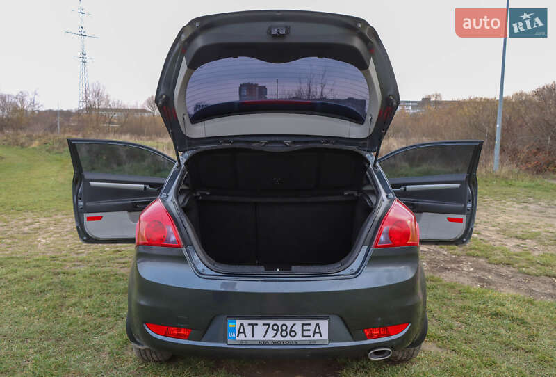 Хэтчбек Kia Ceed 2008 в Ивано-Франковске