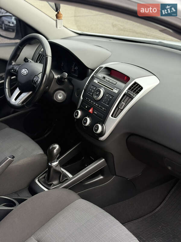 Универсал Kia Ceed 2010 в Кропивницком