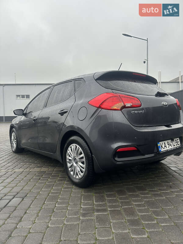 Хэтчбек Kia Ceed 2013 в Мукачево