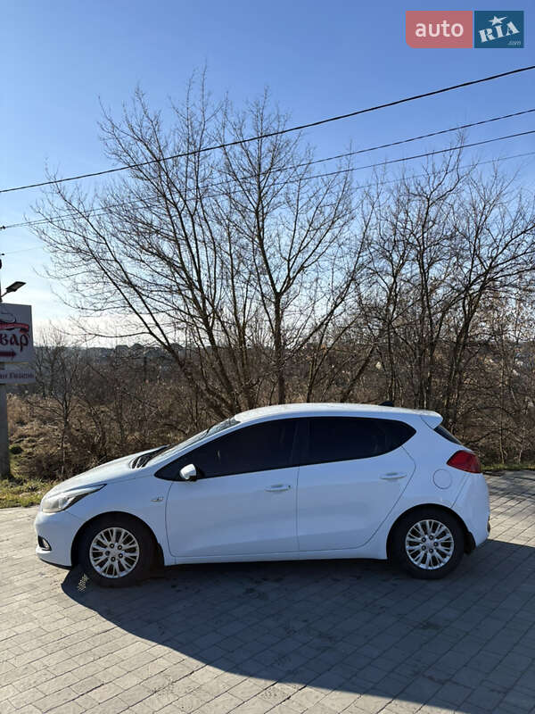 Хэтчбек Kia Ceed 2012 в Львове