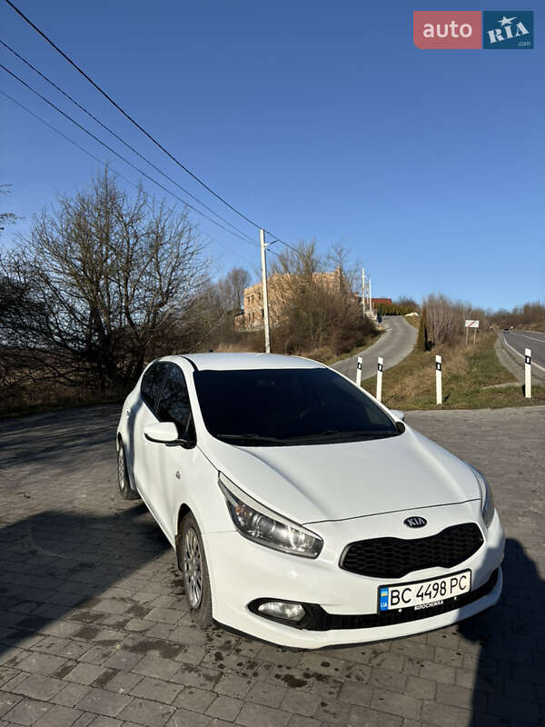 Хэтчбек Kia Ceed 2012 в Львове