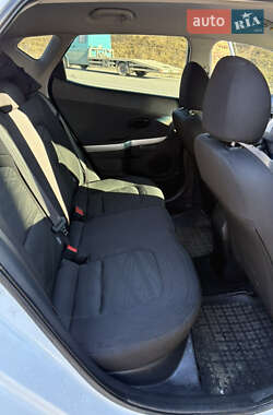 Хэтчбек Kia Ceed 2012 в Львове