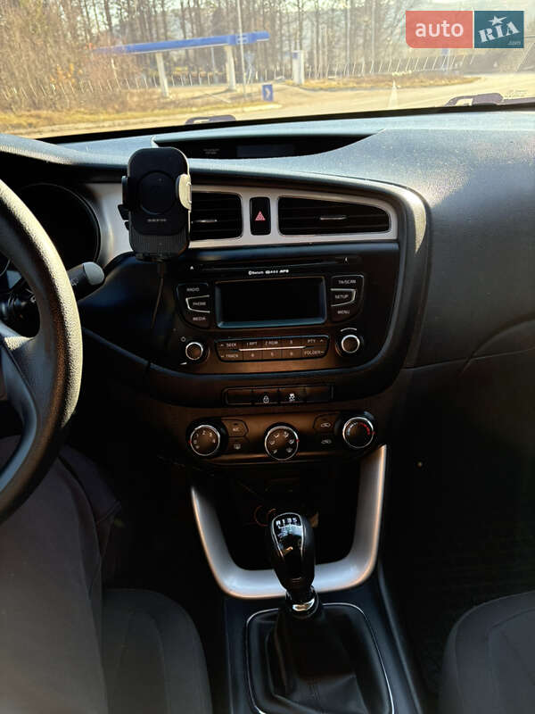 Хэтчбек Kia Ceed 2012 в Львове