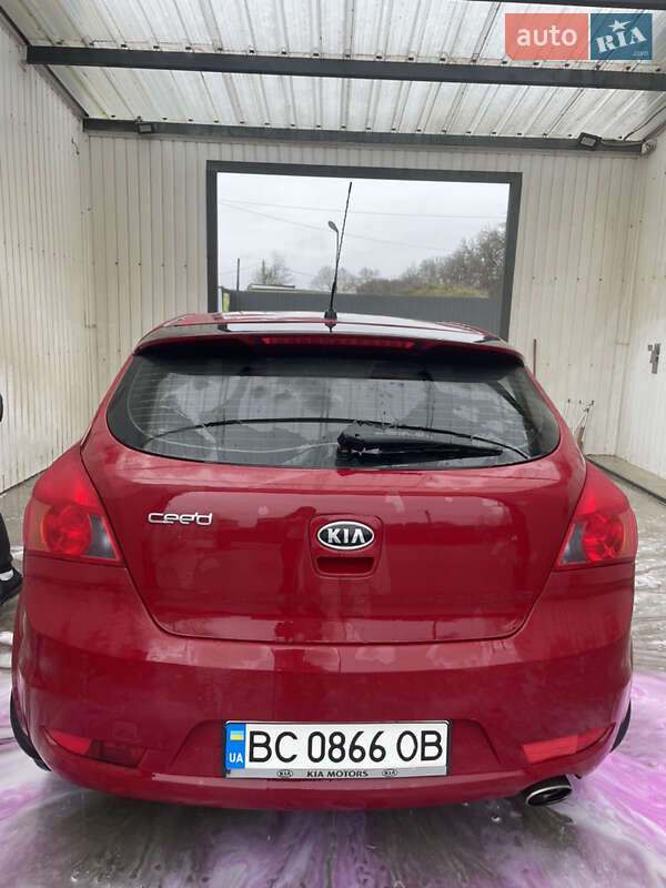 Хэтчбек Kia Ceed 2008 в Дрогобыче