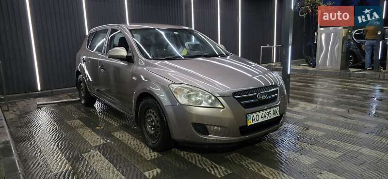 Хэтчбек Kia Ceed 2007 в Ужгороде